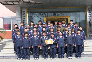 先进班级合影.jpg
